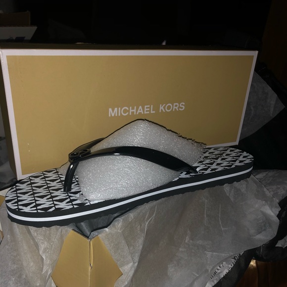 Meet your Posher, Laura - Picture 8 of 8